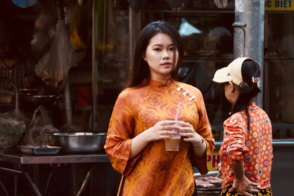 Khu bàn ngoài trời